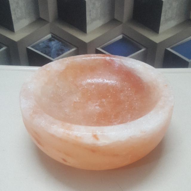 himalayan salt bowl (medium)
