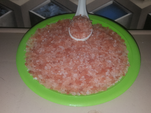 himalayan dark pink salt crystal (small grain)