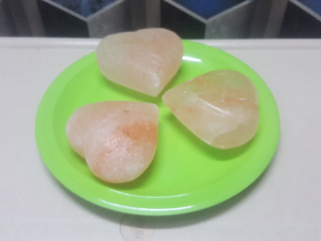 himalayan heart purifying salt soap with light