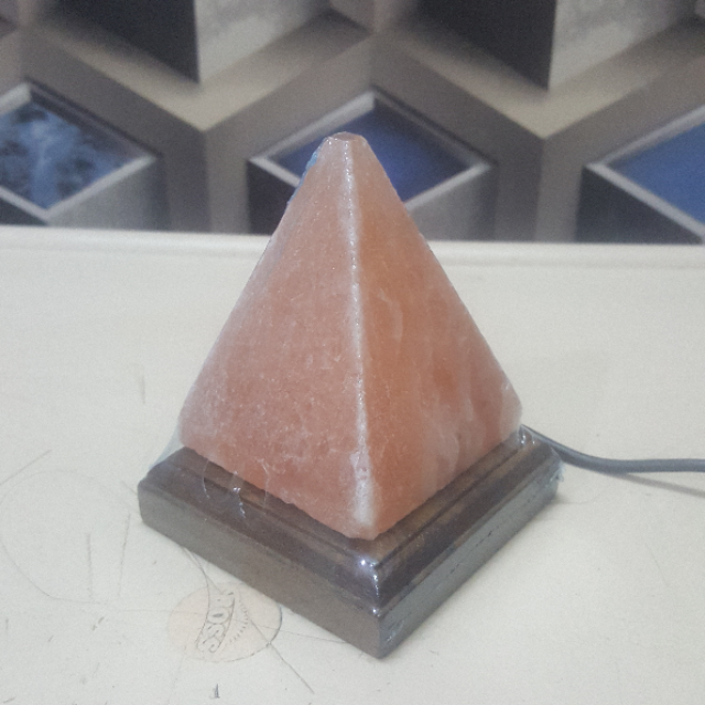 himalayan usb pyramid lamp (pink)